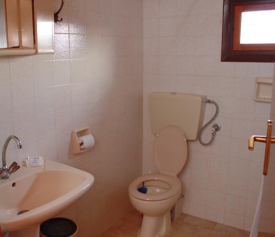 Kehagias Apartments Nea Vrasna Ruang foto
