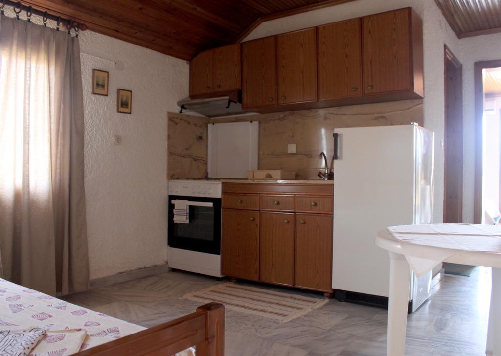 Kehagias Apartments Nea Vrasna Bagian luar foto