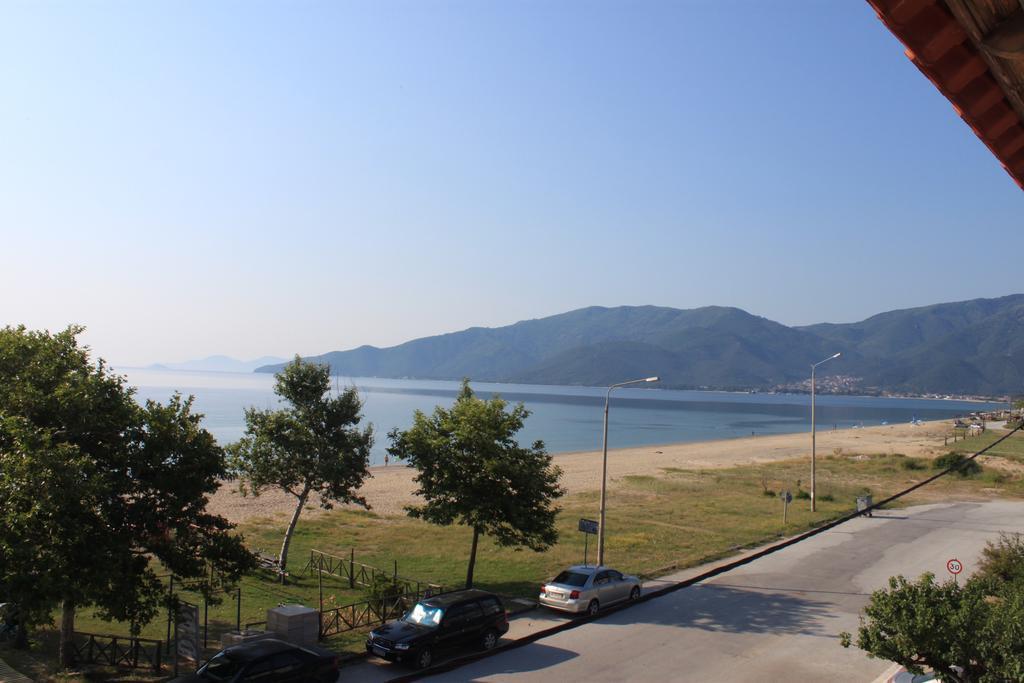 Kehagias Apartments Nea Vrasna Bagian luar foto